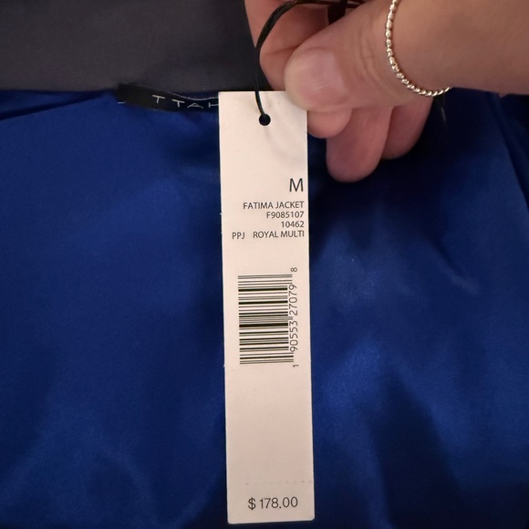 TAHARI NWT Floral Velvet Bomber Jacket with Silk Lining and Chain Zipper - Picture 7 of 8